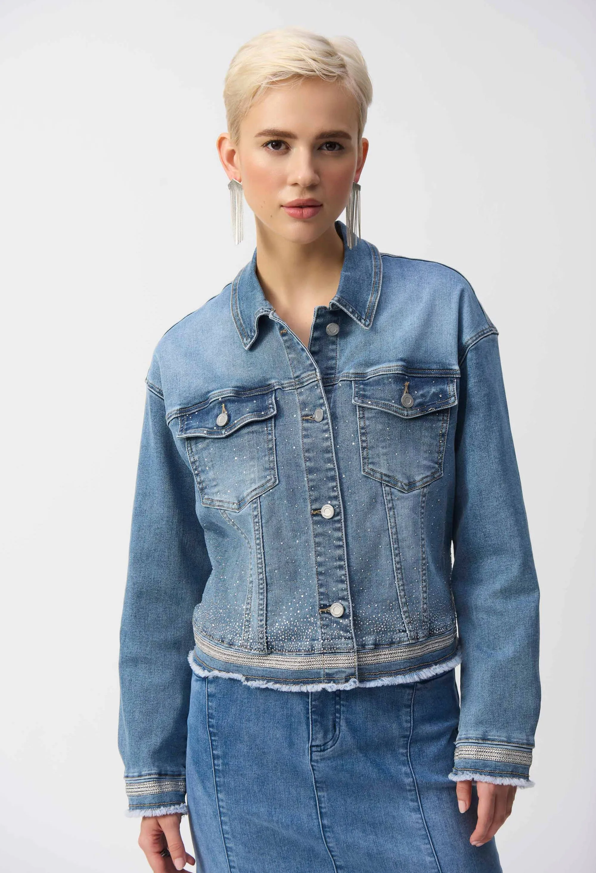 Casual Denim Jacket With Frayed Hem