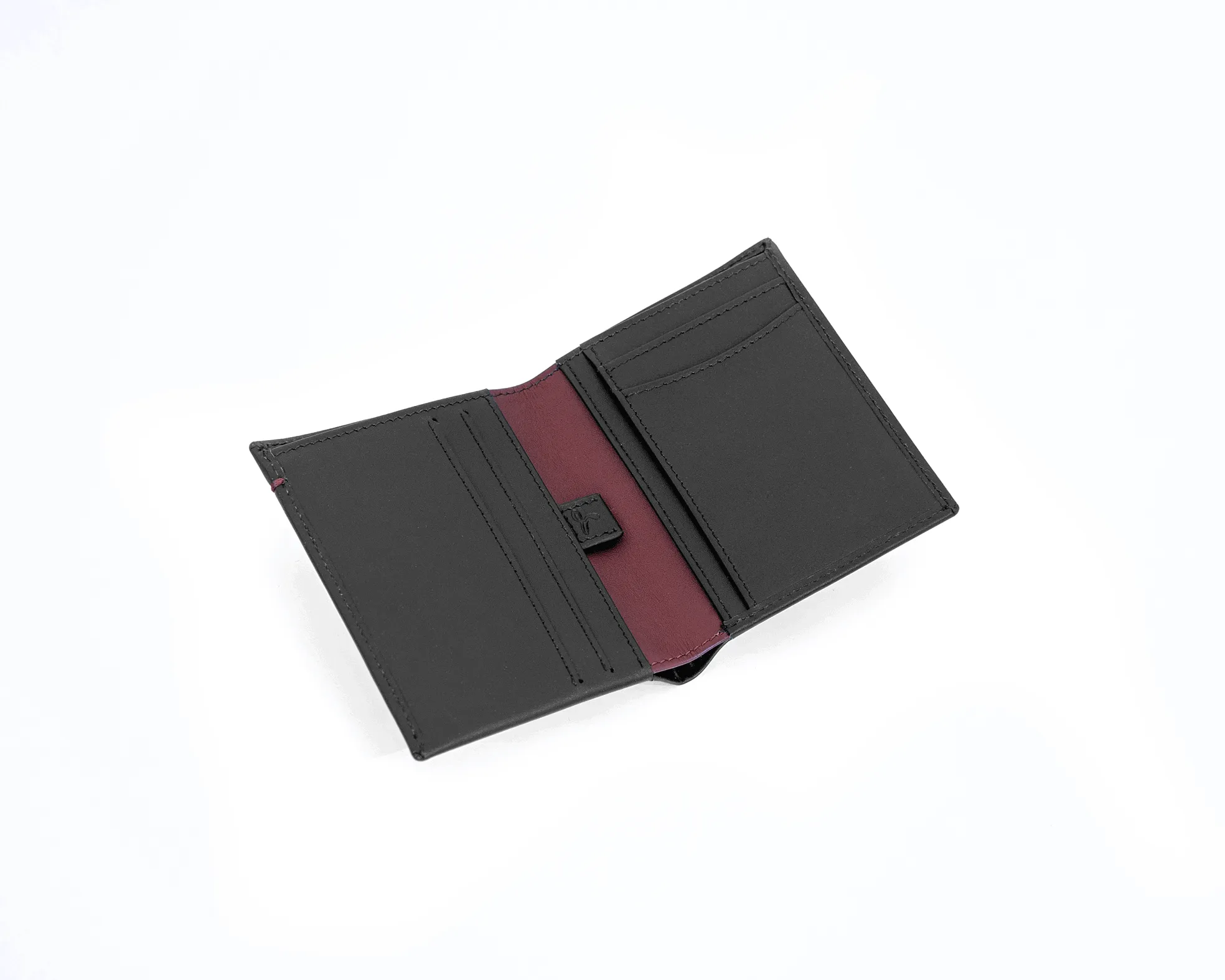 LEATHER BIFOLD WALLET - THE ESSENTIAL COLLECTION